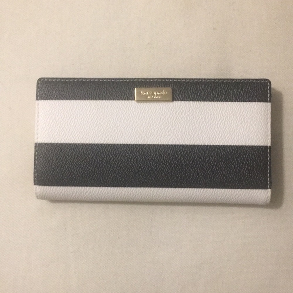 Striped Kate spade Stacey wallet!